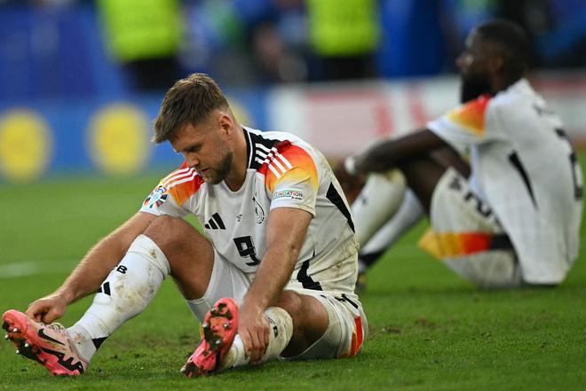 开云体育赛事-关于葡超倒计时，上海久事今夜调整名单，细节引发关注，更衣室稳定，赛季目标并未改变的信息