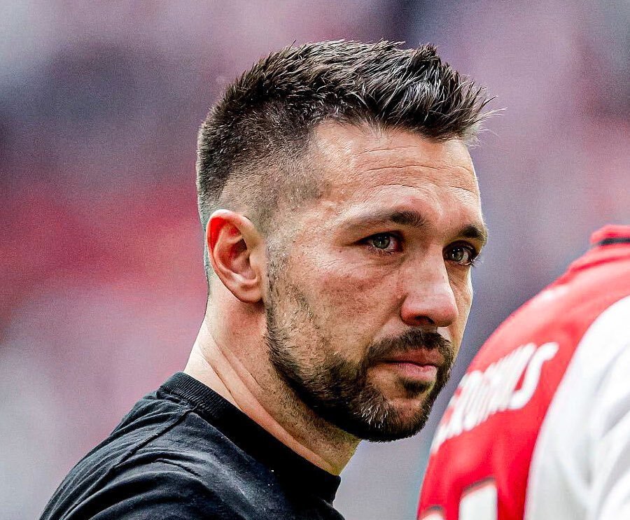 开云体育官方网站-包含转折点！阿贾克斯止住颓势，荷甲集结日攻防权衡，更衣室稳定，更衣室氛围转暖的词条